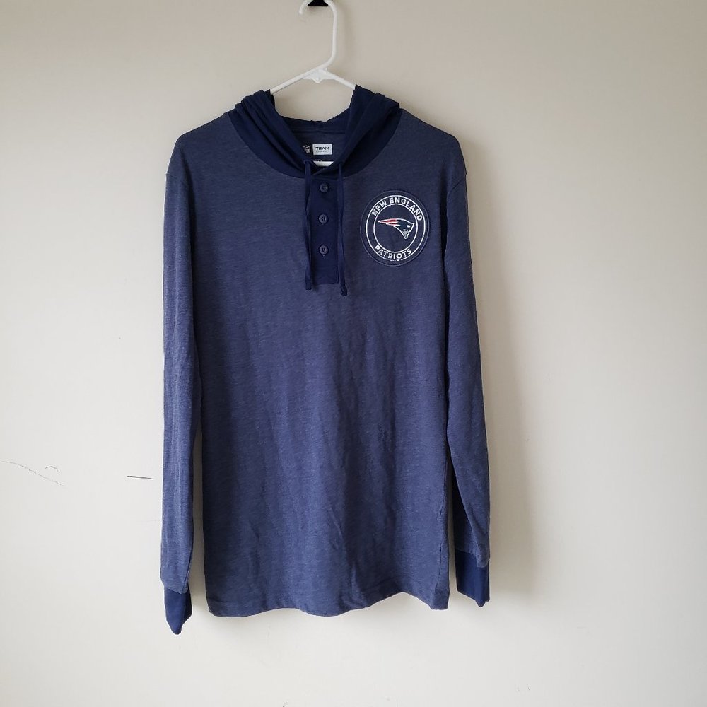 New England Patriots Mens Medium Long Sleeve Hooded Shirt Blue NFL Apparel NWOT